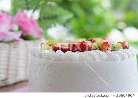 Strawberry and kiwi shortcake Strawberry and kiwi shortcake 29604904