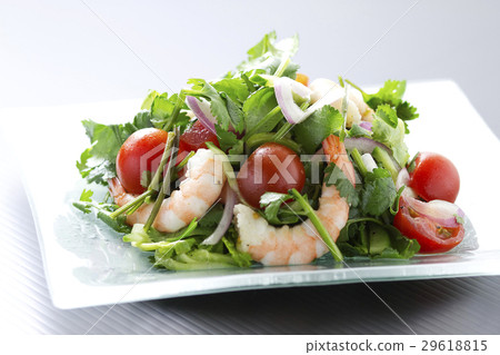 Pakuti and shrimp salad 10 29618815