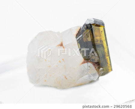 Green epidote crystal 29620568