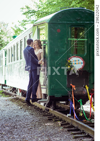 Couple on a ladder of wagon 29622042