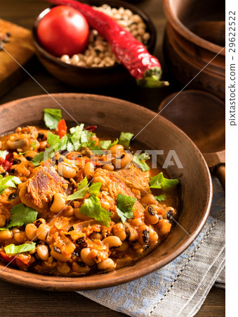 Baked beans with pork Baked beans with pork 29622522