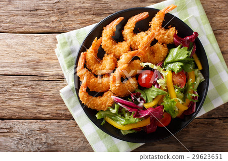 Shrimp tempura and salad of fresh vegetables 29623651