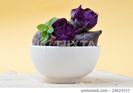 Purple sweet potatoes in a bowl Purple sweet potatoes in a bowl 29624557