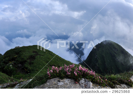Tungnath Temple (India) 29625868