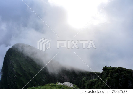 Tungnath Temple (India) Tungnath Temple (India) 29625871