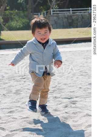 孩子接近跑步 孩子接近跑步 29627103