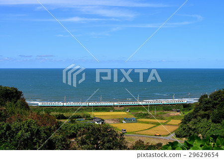 沿著海Ianaho的485系列特快列車 29629654