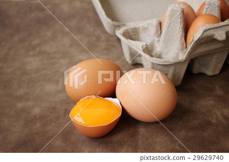 Eggs in box Eggs in box 29629740