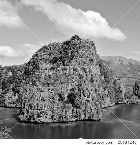 view from a cliff of the beautiful paradise bay 29634246