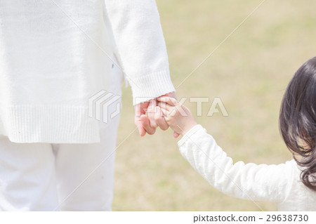 Mother and daughter park 29638730