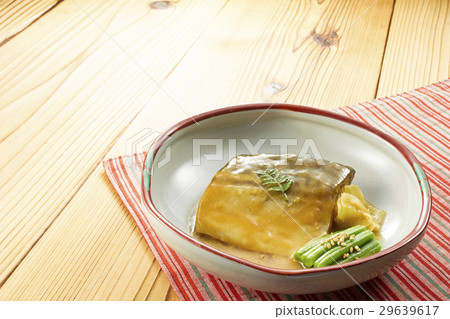 用鯖魚燜鯖魚 29639617