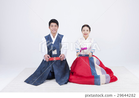Go out with Korean traditional clothes 'Hanbok' 172 29644282