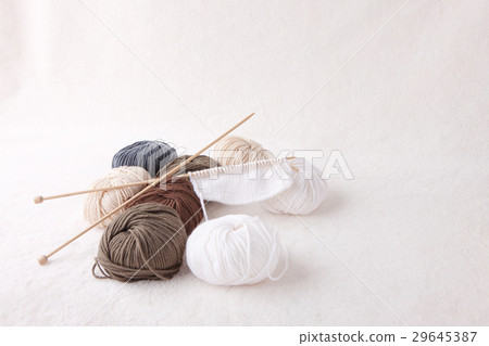 a ball of wool 085 29645387