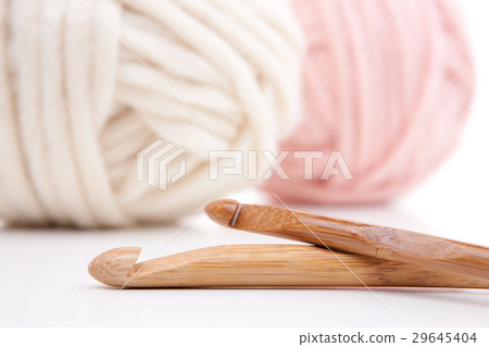 a ball of wool 022 29645404