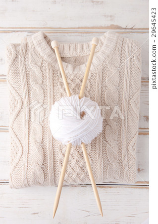 a ball of wool 079 29645423