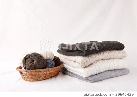a ball of wool 059 29645429