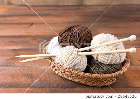 a ball of wool 067 29645526