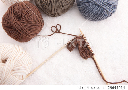 a ball of wool 012 29645614
