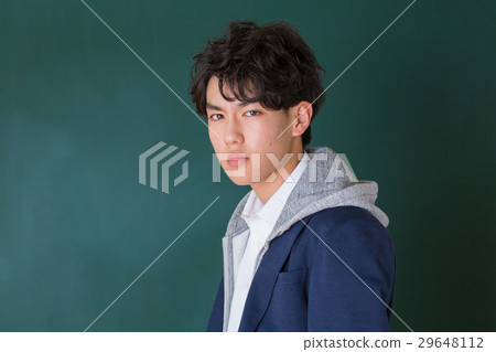 A high school student 29648112