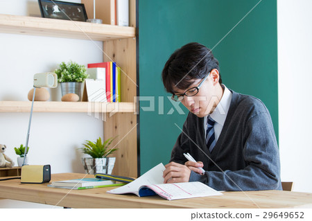 Students to study Students to study 29649652