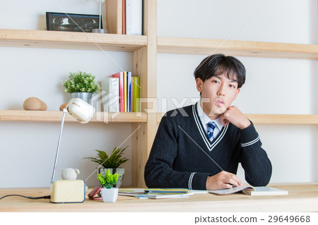 Students to study 29649668