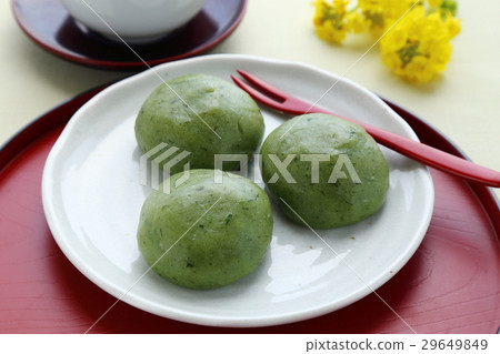 Mugwort rice cake 29649849