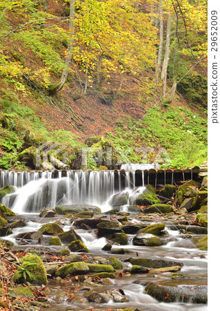 Autumn landscape with river, Carpathian mountains Autumn landscape with river, Carpathian mountains 29652009