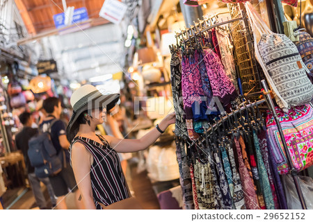 woman traveling and shopping woman traveling and shopping 29652152