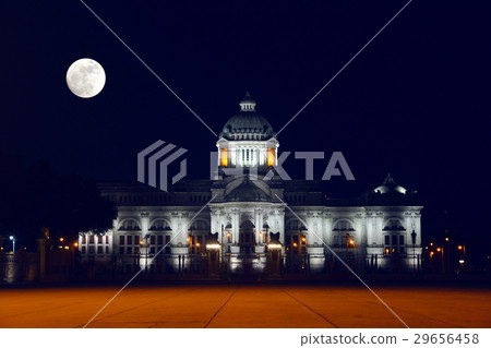 The Throne Hall in Bangkok with super moon The Throne Hall in Bangkok with super moon 29656458