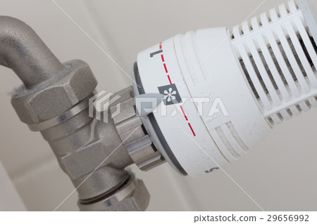 Temperature knob of radiator, used and dusty 29656992