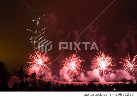 冬天的煙花 29658256