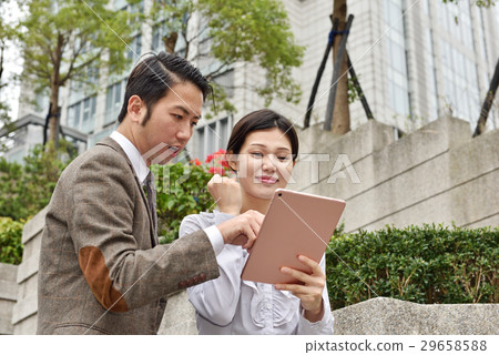 男性和女性上班族 29658588