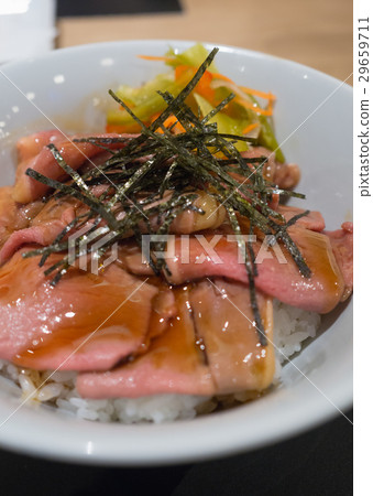 grilled beef with rice 29659711