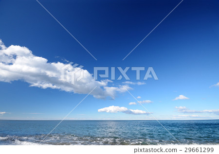 Beautiful seascape - sea horizon under sky 29661299