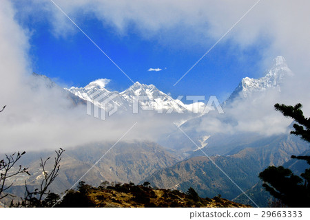 珠穆朗瑪峰山脈需要從酒店·珠穆朗瑪峰的景色 珠穆朗瑪峰山脈需要從酒店·珠穆朗瑪峰的景色 29663333