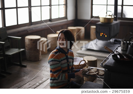 一個烤麵包的女人 一個烤麵包的女人 29675859