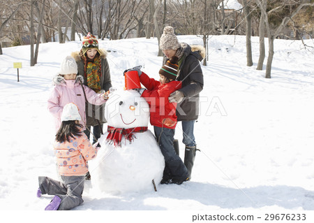 做雪人的家庭 29676233