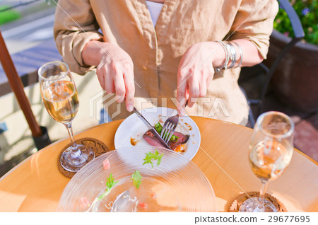 Meal scene of the girls' association 29677695