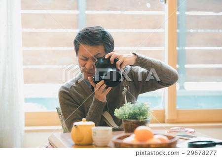 single-lens reflex camera, Single-lens Reflex, aged 29678277