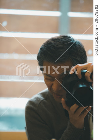 單反相機 老人 年老 29678282