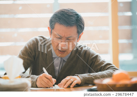 senior, job hunting, curriculum vitae 29678447