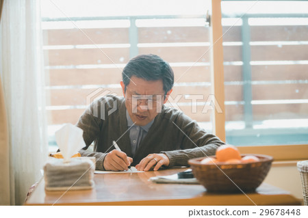 senior, job hunting, curriculum vitae 29678448