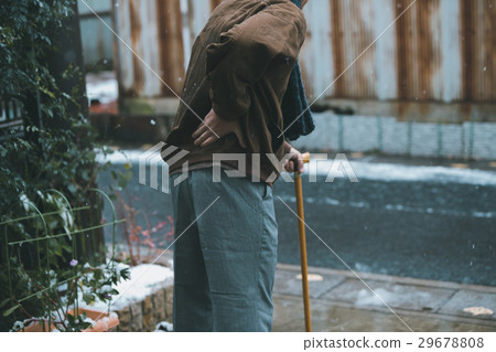 senior, snowy, person 29678808