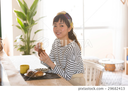 Northern Europe girls breakfast meal women 29682413