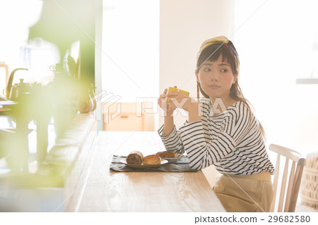 Northern Europe girls breakfast meal women 29682580