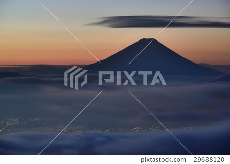 從山崎山山縣Unkai和富士山的Yunohama 從山崎山山縣Unkai和富士山的Yunohama 29688120