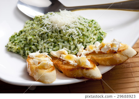 spinach rissoto spinach rissoto 29688923