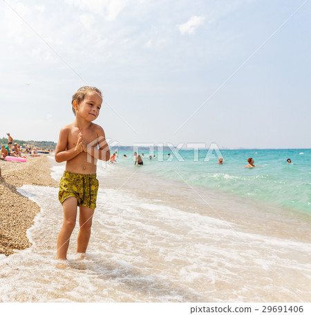 Sweet little boy Sweet little boy 29691406