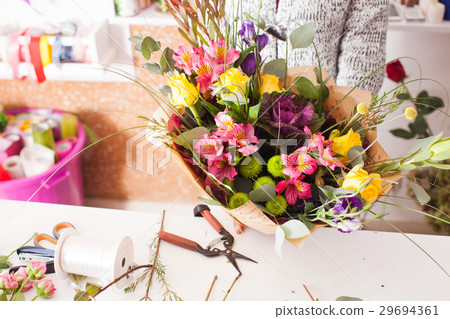 Florist making a bouquet  29694361
