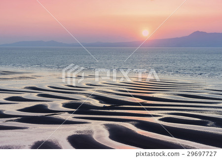 Sandpaper on the coast of the coast Sandpaper on the coast of the coast 29697727